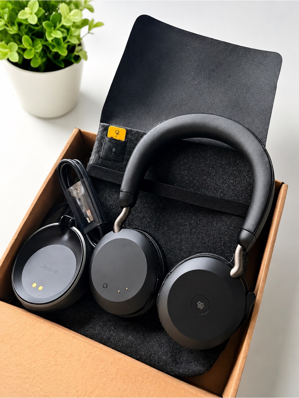 Jabra Evolve2 75 + Charging base